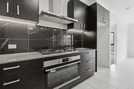 86 Leapai Parade, Griffin QLD 4503 - House For Rent | Domain - Photo 3