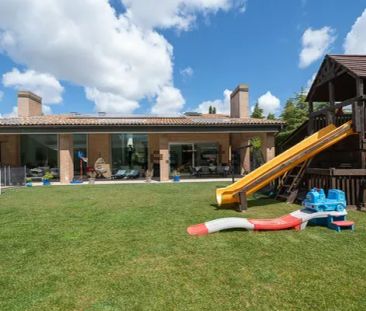 Alquiler de casa o chalet independiente en Calle de Prado del Rey, 4 - Photo 4