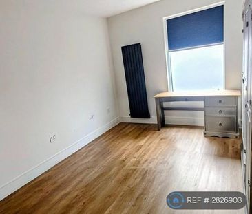 1 bedroom in a house share to rent - Photo 3