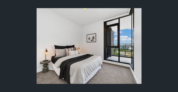 Stunning lifestyle opportunity in blue chip location. - Photo 1