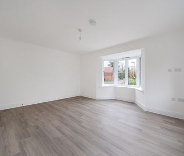 3 bedroom semi-detached house to rent - Photo 2