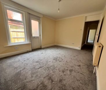 2 bedroom maisonette to rent - Photo 4