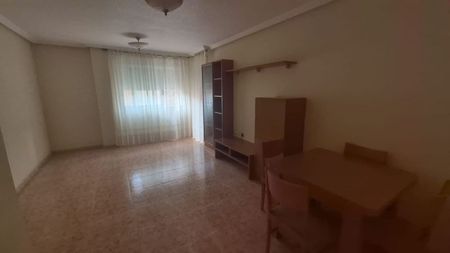 Alquiler de piso en Era Alta - Photo 2