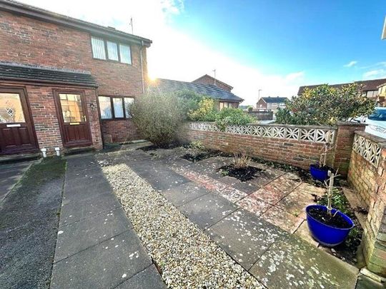 2 bedroom terraced house to rent - Photo 1