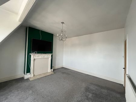 2 bed flat to rent in 2 Queens Park Road, Paignton, TQ4 - Photo 3