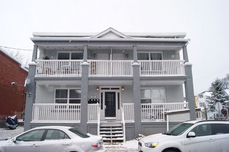 358 Cambridge Street N - Photo 3