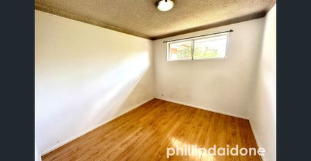 MODERN, UPDATED 2 BEDROOM UNIT... - Photo 3