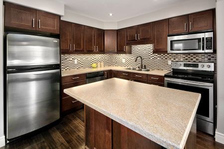 For Lease - 67 BARR Street, Collingwood, Ontario - Photo 3