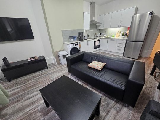 2 bedroom flat to rent - Photo 1