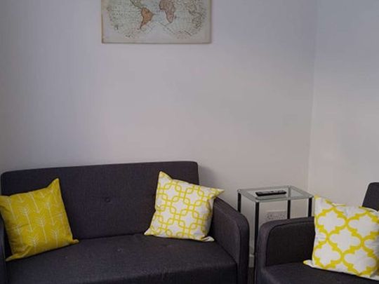 Close to QA - All bills included Room 3 - Photo 1