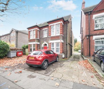 House to rent - Photo 2