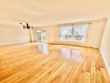 For Lease - 4230 Perivale Road Unit# Main&upper level, Mississauga, Ontario - Photo 3