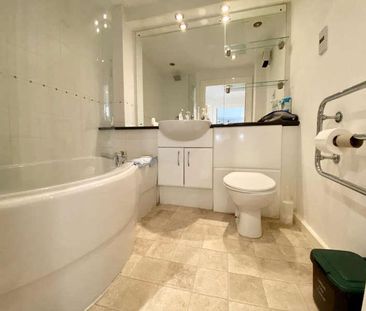 Elmira Way, Salford, M5 - Photo 4