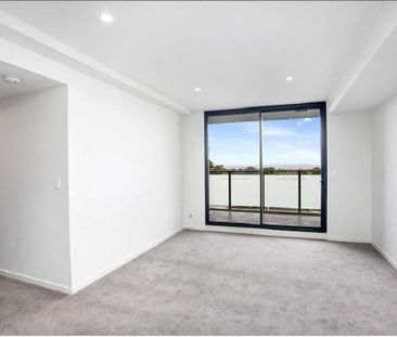 Modern 1 Bedroom with Water Views - Photo 1