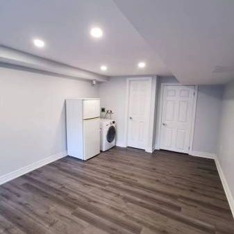 Downtown Toronto Townhouse Studio for rent - Photo 4