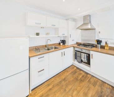 1 bedroom flat to rent - Photo 2
