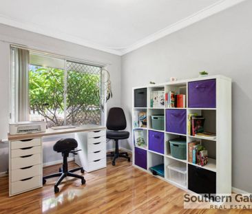 4 BEDROOM HOME WITH WORKSHOP - Photo 1