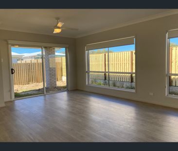8 Highfield St, Bundamba, Qld 4304 - Photo 1