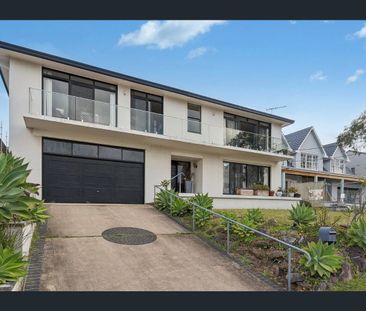 Versatile Coastal Home With Dual Occupancy Potential - Photo 1