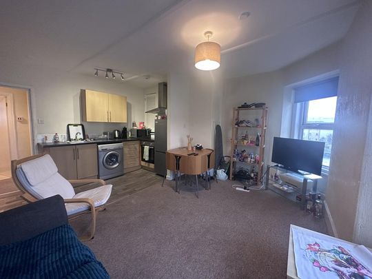2 bedroom house share to rent - Photo 1