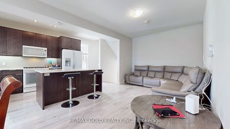 For Lease - 997 West Village Square, London North, Ontario - Photo 2