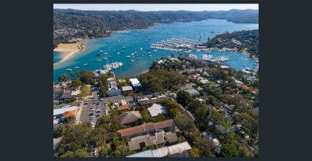 Top Floor Unit in Sought After Pocket of Newport - Photo 2