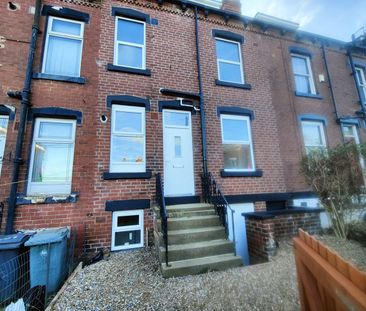 4 Bed Terraced House, Oakley Grove, LS11 - Photo 4