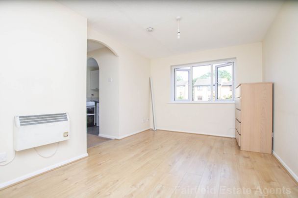 Sandown Road, North Watford, WD24 - Photo 1