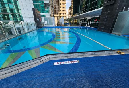 Free parking, gym, pool, and in-tower garden - Photo 4