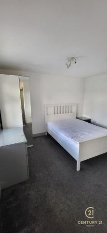 1 bedroom in a house share to rent - Photo 2