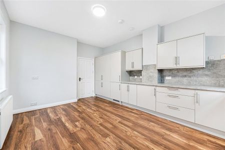 4 bedroom terraced house to rent - Photo 4