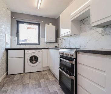 Apartment in Grosvenor House, Warwick Square - Photo 4