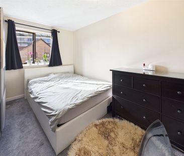 Varsity Drive, Twickenham, Middlesex, TW1 - Photo 4