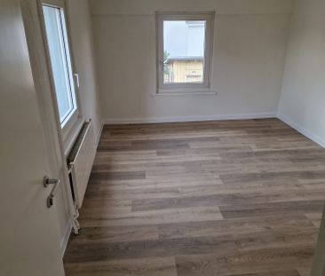 Charmante 4.0-Zimmer-Wohnung im EG mit eigenem Sitzplatz – sofort v... - Photo 3