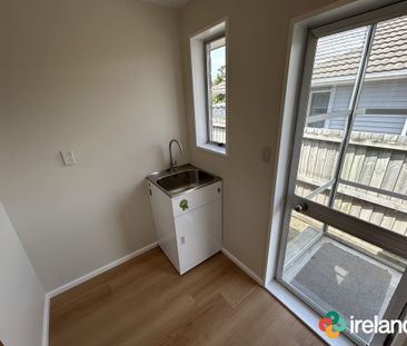 Three Bedroom One Bathroom House - Photo 2