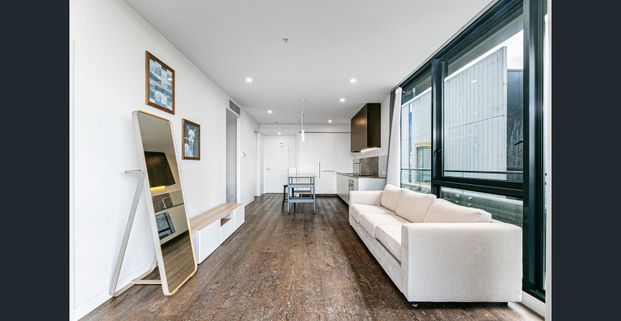 Modern 2 Bedroom Apartment with City Views Near Green Square & East Village - Photo 1