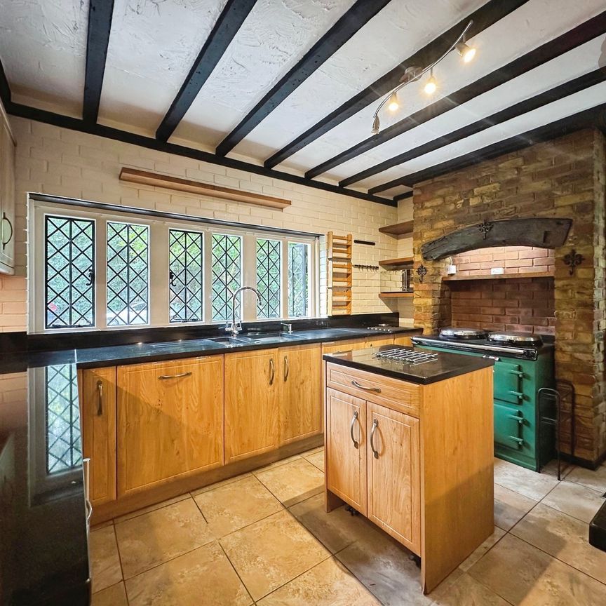 3 bed cottage to rent in Nightingales Lane, Chalfont St Giles, HP8 - Photo 1
