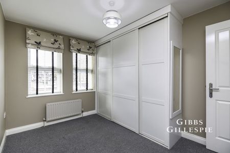 4 Bedroom House to rent - Photo 2