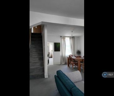 2 bedroom terraced house to rent - Photo 3