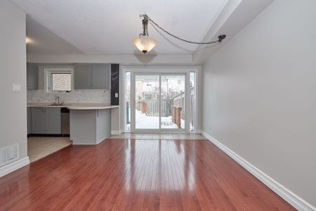 For Lease - 42 Montserrand Street, Barrie, Ontario - Photo 3