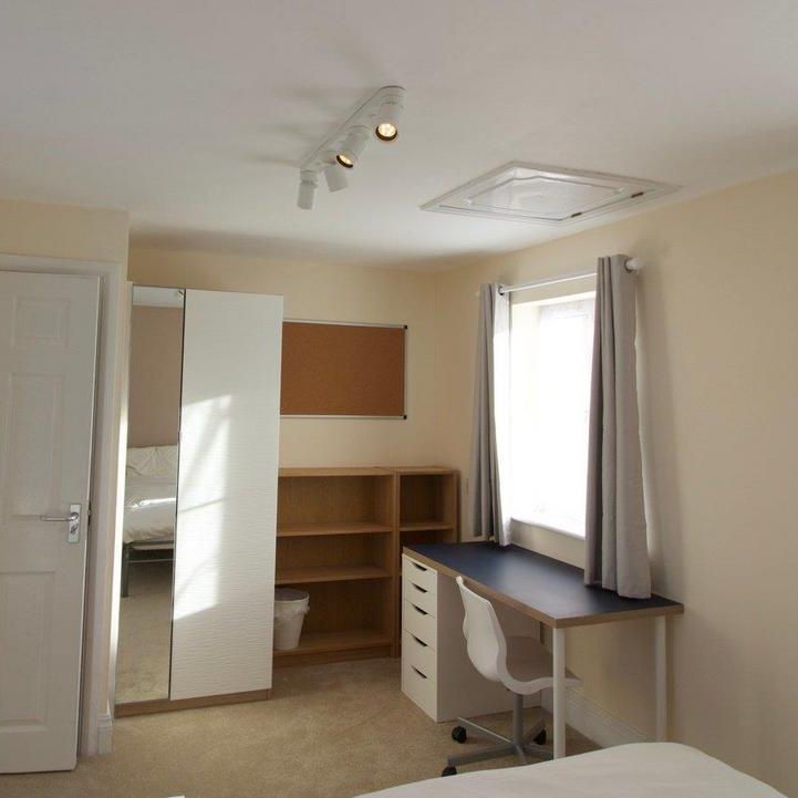 4 bedroom townhouse to rent - Photo 1