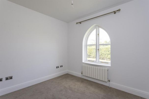 2 bedroom detached bungalow to rent - Photo 1