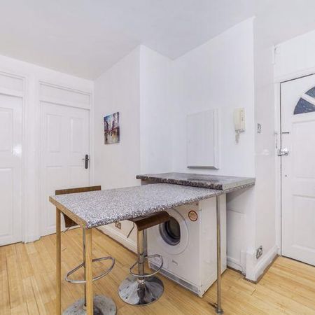 4 bedroom ground floor flat to rent - Photo 4