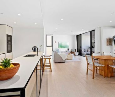 Luxury Beachside Living in Magnoli Palm Beach - Photo 3