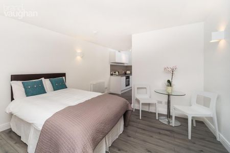 Studio to rent - Photo 2