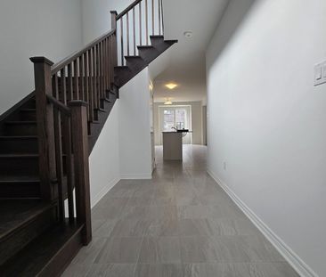 For Lease - 690 Mika Street, Innisfil, Ontario - Photo 1