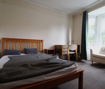 5 bedroom end of terrace house to rent - Photo 3