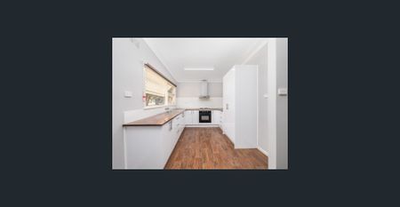 CLOSE TO UNE CAMPUS - Photo 3