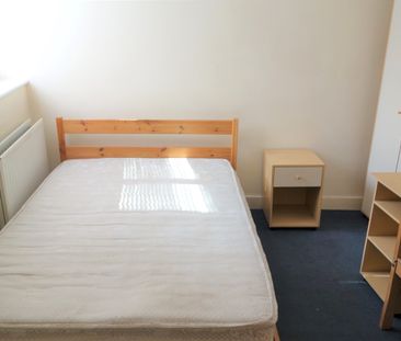 4 bedroom terraced house to rent - Photo 4