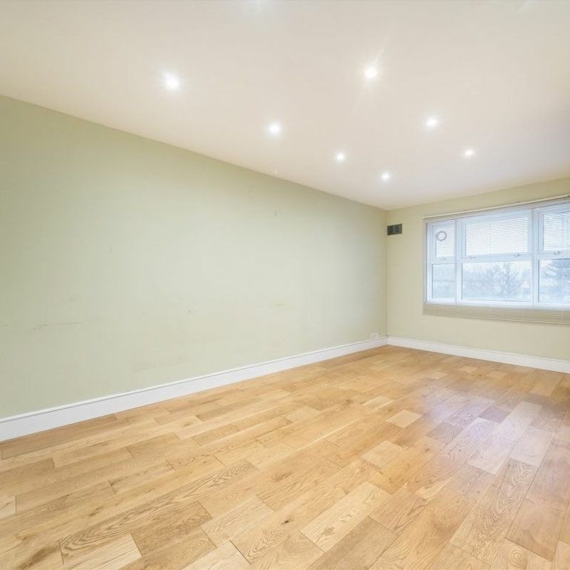 Taylor Close, TW3, London - Photo 1